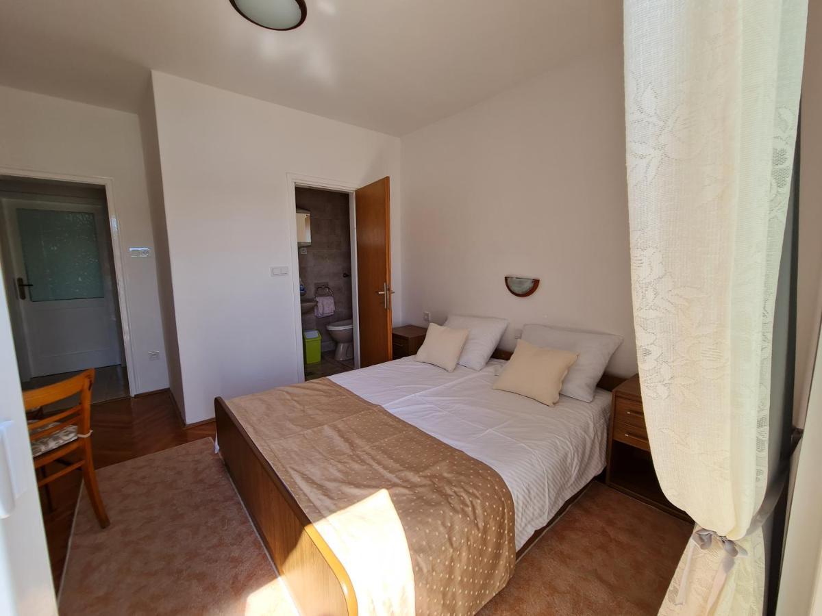 Apartmani I Sobe Jusic Раб Экстерьер фото